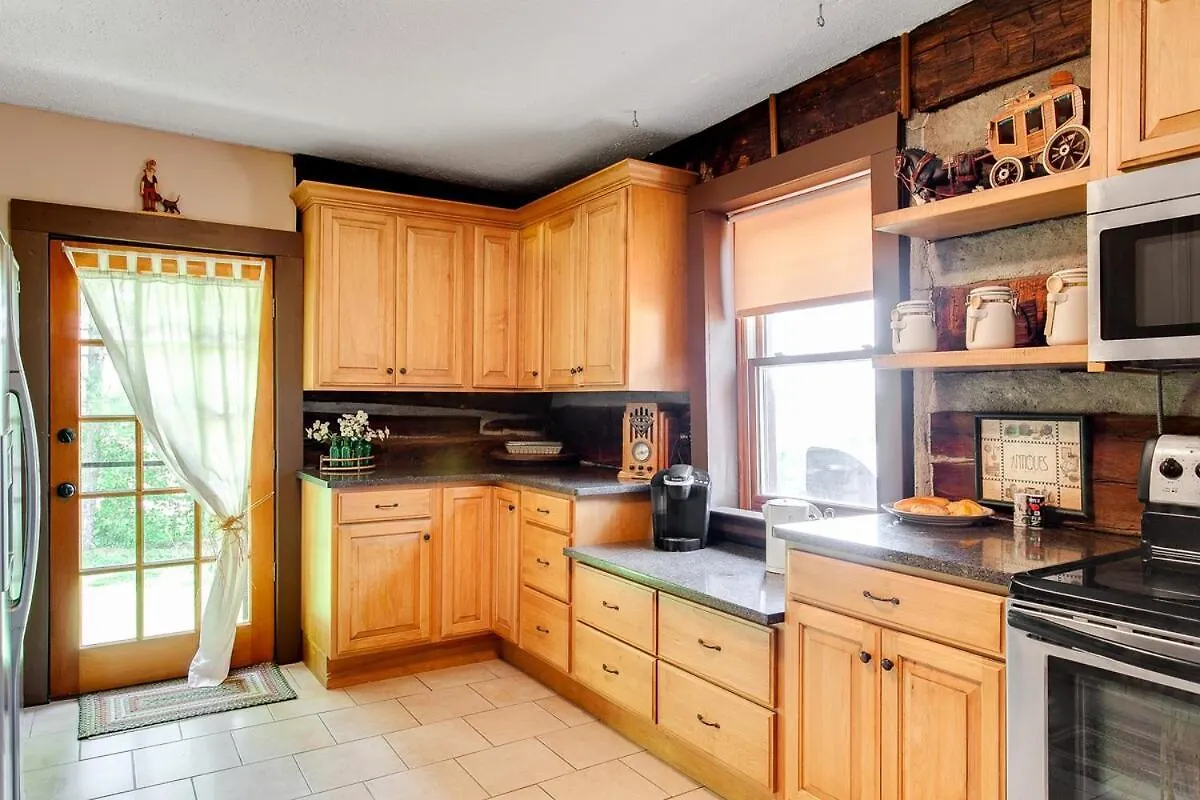 Renovated 1847 Log Home Луисвилл 0*,
